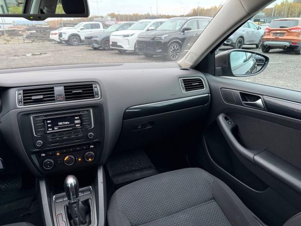 Volkswagen Jetta VI Рестайлинг с пробегом 2016 года, цена 865 000 рублей, 248000 км, седан, Автокод Объявления