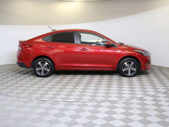 Hyundai Solaris II Рестайлинг с пробегом 2021 года, цена 1 445 000 рублей, 119041 км, седан, Автокод Объявления