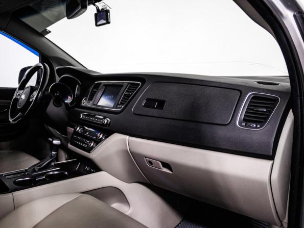 Kia Carnival III с пробегом 2019 года, цена 2 590 000 рублей, 133000 км, минивэн, Автокод Объявления