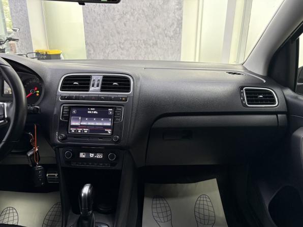 Volkswagen Polo V Рестайлинг с пробегом 2018 года, цена 1 195 000 рублей, 112888 км, седан, Автокод Объявления