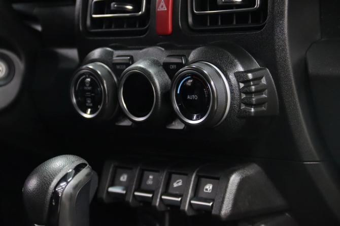 Suzuki Jimny IV с пробегом 2021 года, цена 2 395 170 рублей, 57371 км, внедорожник, Автокод Объявления