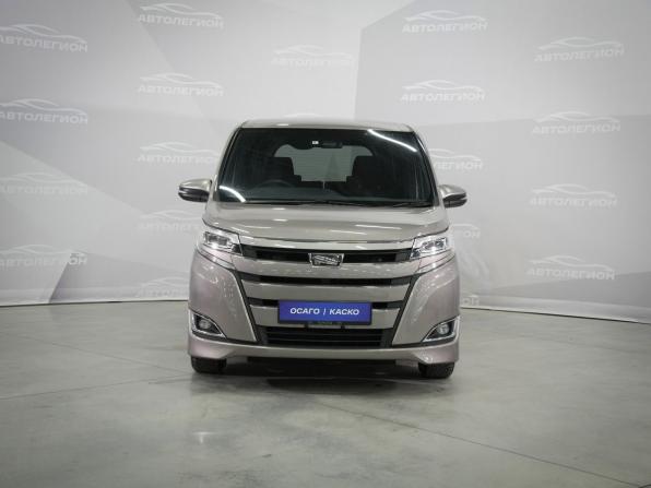 Toyota Noah III (R80) Рестайлинг с пробегом 2018 года, цена 2 340 000 рублей, 78502 км, минивэн, Автокод Объявления