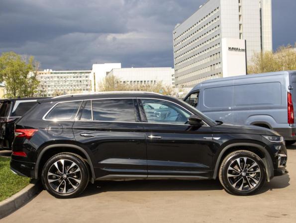 Skoda Kodiaq I Рестайлинг с пробегом 2023 года, цена 4 489 000 рублей, 18052 км, внедорожник, Автокод Объявления