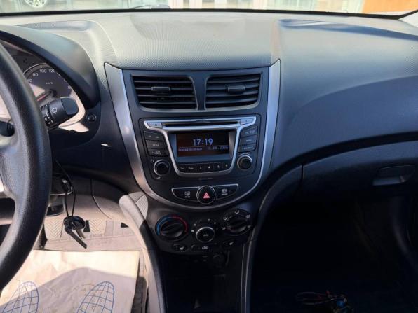 Hyundai Solaris I Рестайлинг с пробегом 2016 года, цена 860 000 рублей, 153780 км, седан, Автокод Объявления
