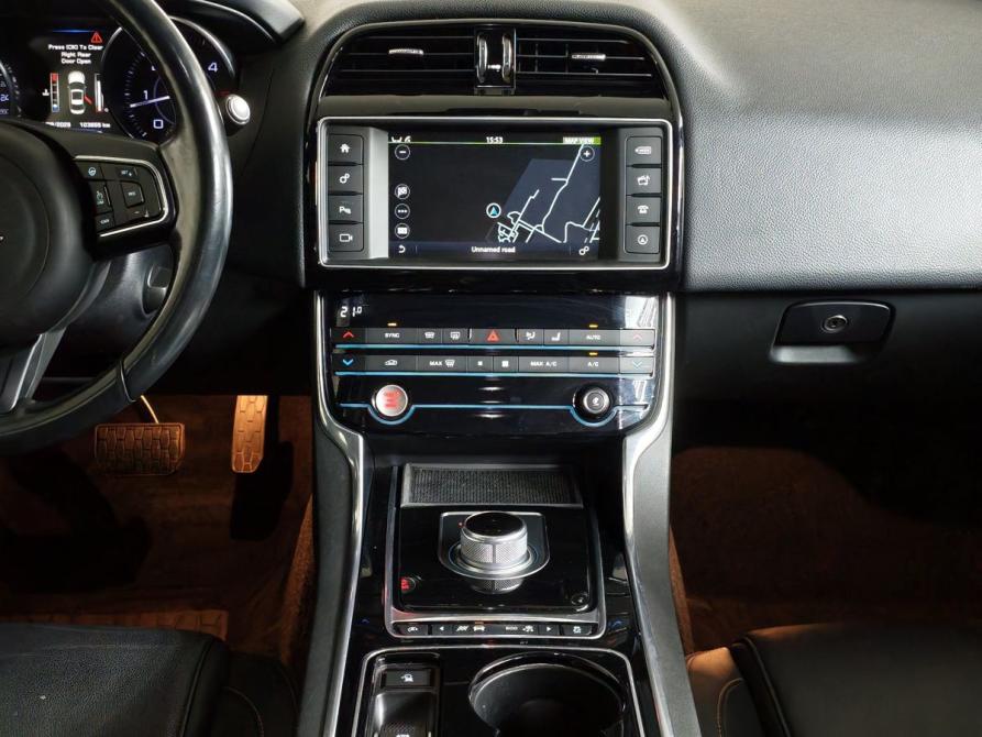 Jaguar XE I Москва  - изображение 15