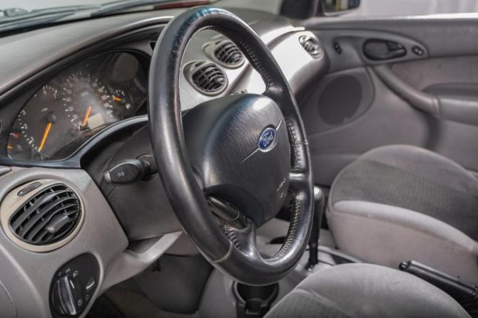 Ford Focus I с пробегом 2001 года, цена 299 000 рублей, 305000 км, хэтчбек, Автокод Объявления