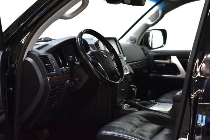 Toyota Land Cruiser 200 Series Рестайлинг 2 с пробегом 2019 года, цена 7 868 000 рублей, 95837 км, внедорожник, Автокод Объявления