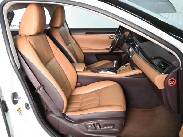 Lexus ES VI Рестайлинг с пробегом 2016 года, цена 2 999 000 рублей, 117939 км, седан, Автокод Объявления