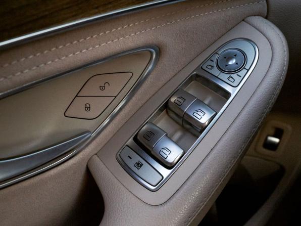 Mercedes-Benz C-Класс IV (W205) с пробегом 2015 года, цена 1 899 000 рублей, 216830 км, седан, Автокод Объявления