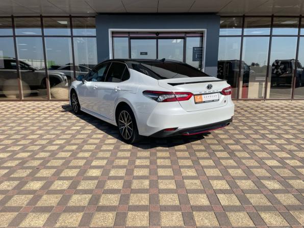 Toyota Camry VIII (XV70) Рестайлинг с пробегом 2021 года, цена 2 990 000 рублей, 61000 км, седан, Автокод Объявления