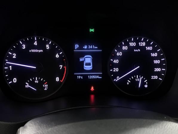 Hyundai Solaris II с пробегом 2017 года, цена 1 419 000 рублей, 120504 км, седан, Автокод Объявления