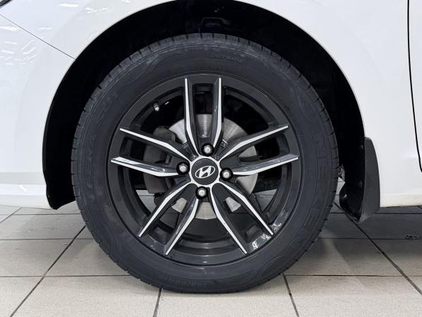 Hyundai Solaris II Рестайлинг с пробегом 2021 года, цена 1 789 000 рублей, 73564 км, седан, Автокод Объявления