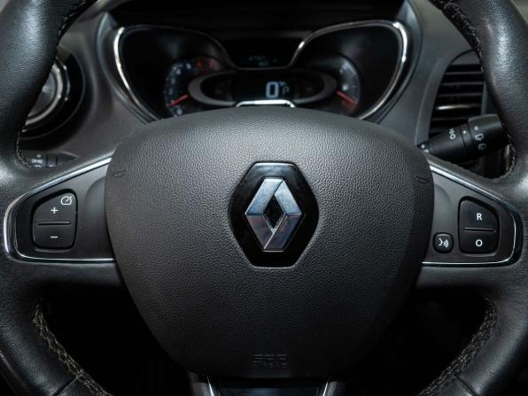 Renault Kaptur I с пробегом 2017 года, цена 1 554 000 рублей, 127380 км, внедорожник, Автокод Объявления