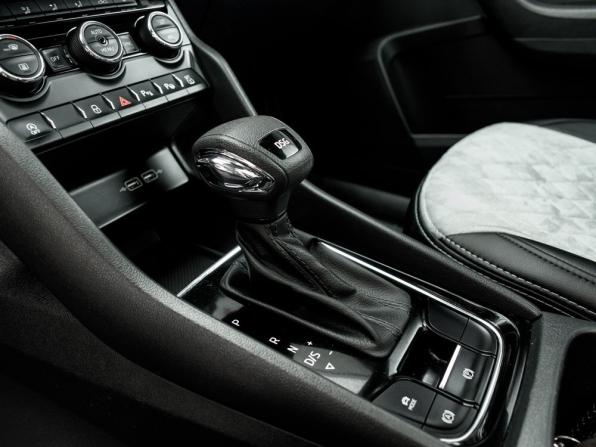 Skoda Karoq I с пробегом 2020 года, цена 2 395 000 рублей, 82996 км, внедорожник, Автокод Объявления