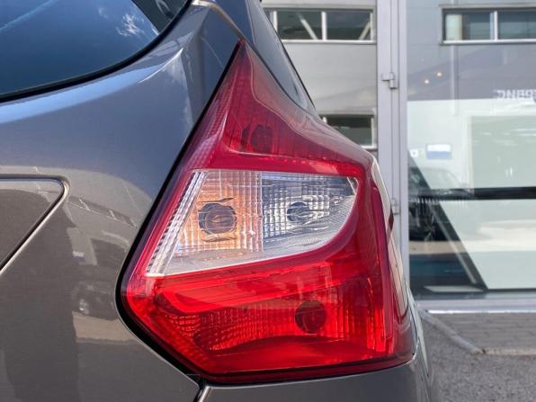 Ford Focus III с пробегом 2013 года, цена 950 000 рублей, 77598 км, хэтчбек, Автокод Объявления