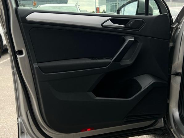 Volkswagen Tiguan II Рестайлинг с пробегом 2021 года, цена 2 499 000 рублей, 153050 км, внедорожник, Автокод Объявления