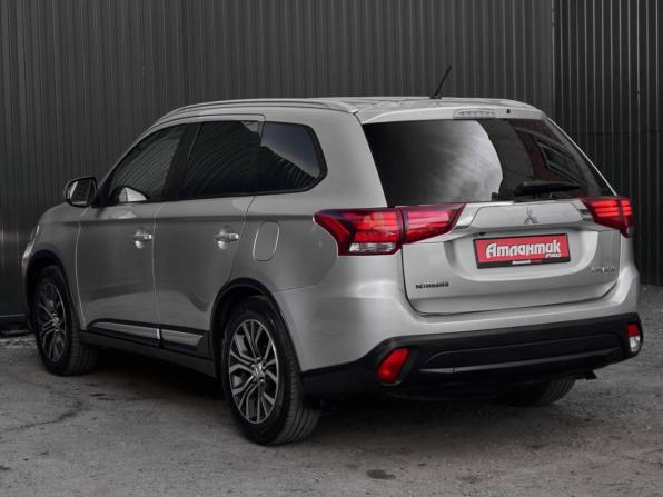 Mitsubishi Outlander III Рестайлинг 2 с пробегом 2016 года, цена 1 999 000 рублей, 171157 км, внедорожник, Автокод Объявления