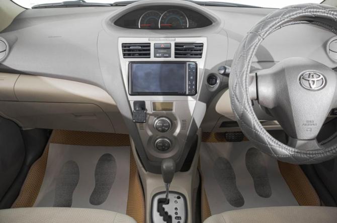 Toyota Belta I с пробегом 2011 года, цена 1 059 000 рублей, 73000 км, седан, Автокод Объявления