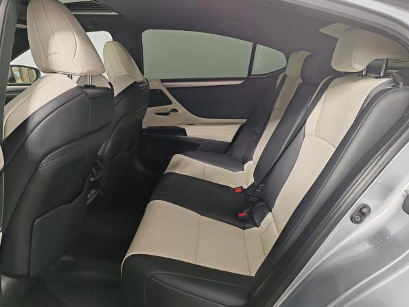 Lexus ES VII Рестайлинг с пробегом 2021 года, цена 4 329 000 рублей, 70321 км, седан, Автокод Объявления