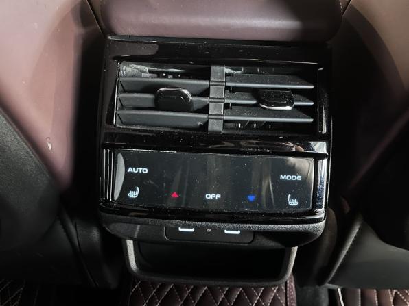 Geely Monjaro I с пробегом 2023 года, цена 3 240 000 рублей, 69968 км, внедорожник, Автокод Объявления