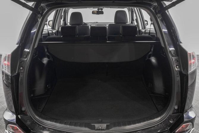 Toyota RAV4 IV (XA40) Рестайлинг с пробегом 2017 года, цена 2 699 000 рублей, 220000 км, внедорожник, Автокод Объявления