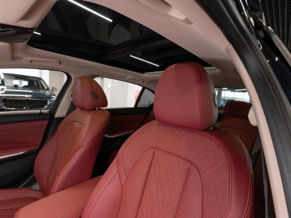 BMW 3 серии VII (G2x) Рестайлинг 2 с пробегом 2025 года, цена 5 200 000 рублей, 6497 км, седан, Автокод Объявления