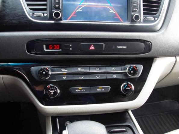 Kia Carnival III с пробегом 2017 года, цена 2 380 000 рублей, 118000 км, минивэн, Автокод Объявления