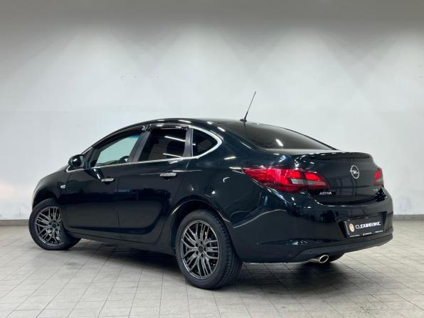Opel Astra J Рестайлинг с пробегом 2013 года, цена 690 000 рублей, 157200 км, седан, Автокод Объявления
