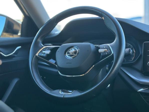 Skoda Octavia IV (A8) с пробегом 2021 года, цена 2 250 000 рублей, 79201 км, лифтбек, Автокод Объявления