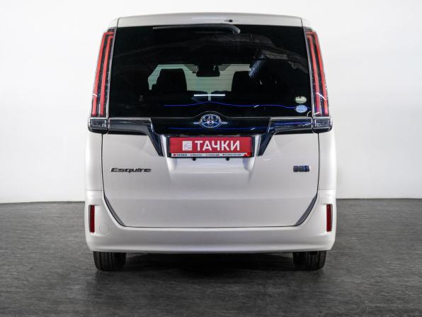 Toyota Esquire I Рестайлинг с пробегом 2017 года, цена 2 200 000 рублей, 207366 км, минивэн, Автокод Объявления