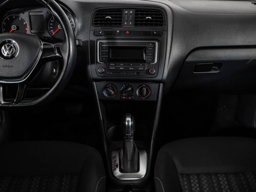 Volkswagen Polo V Рестайлинг Санкт-Петербург  - изображение 14