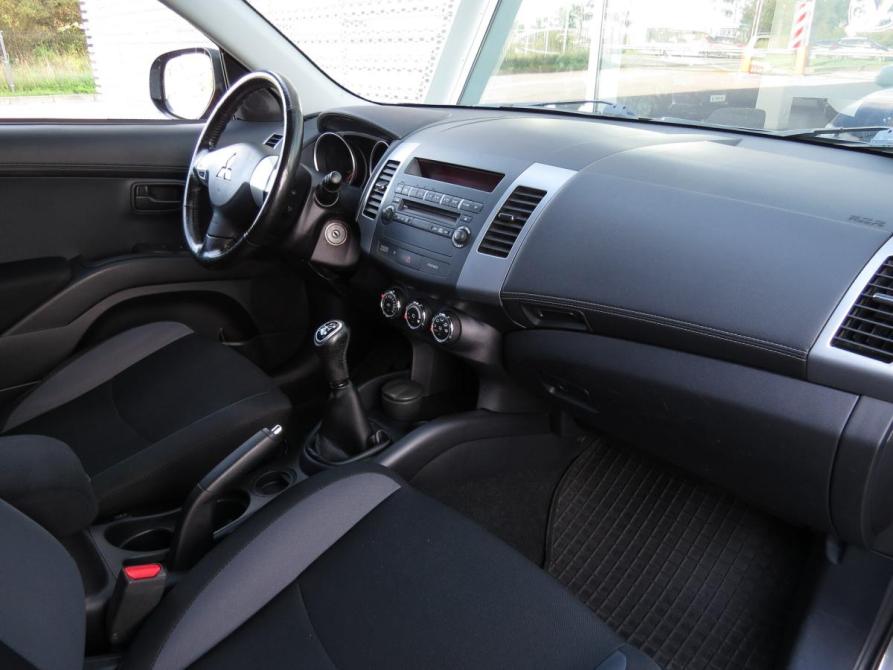 Mitsubishi Outlander II Рестайлинг Санкт-Петербург  - изображение 5