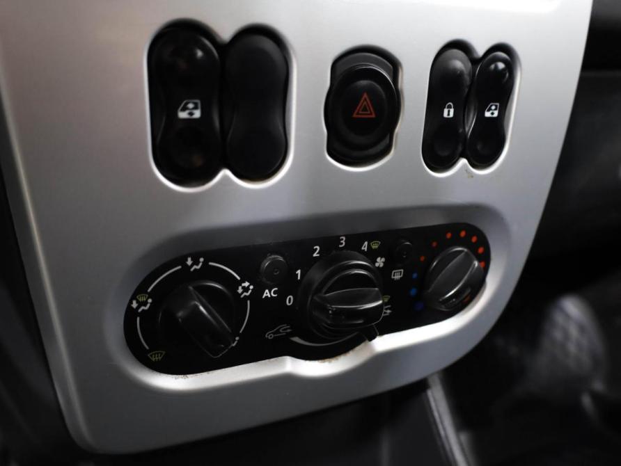 Renault Logan I Рестайлинг Ростов-на-Дону  - изображение 13