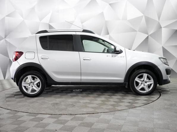 Renault Sandero II с пробегом 2017 года, цена 1 130 000 рублей, 17876 км, хэтчбек, Автокод Объявления