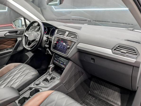 Volkswagen Tiguan II Рестайлинг с пробегом 2021 года, цена 2 950 000 рублей, 87181 км, внедорожник, Автокод Объявления