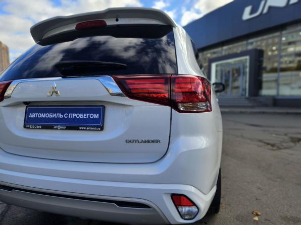 Mitsubishi Outlander III Рестайлинг 3 с пробегом 2022 года, цена 2 450 000 рублей, 32920 км, внедорожник, Автокод Объявления