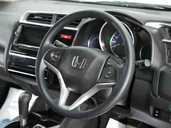 Honda Fit III с пробегом 2015 года, цена 910 000 рублей, 120286 км, хэтчбек, Автокод Объявления