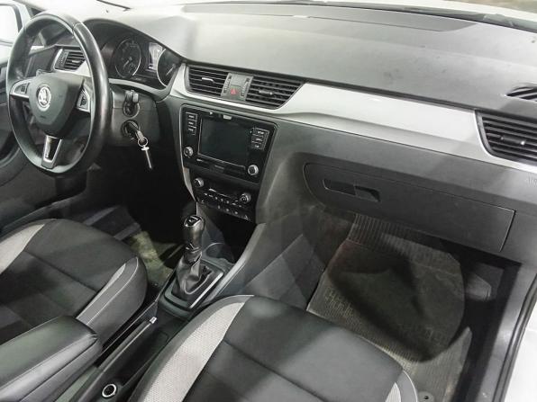Skoda Rapid I Рестайлинг с пробегом 2019 года, цена 1 280 000 рублей, 109056 км, лифтбек, Автокод Объявления