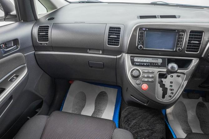 Toyota Wish I с пробегом 2004 года, цена 899 000 рублей, 210000 км, компактвэн, Автокод Объявления