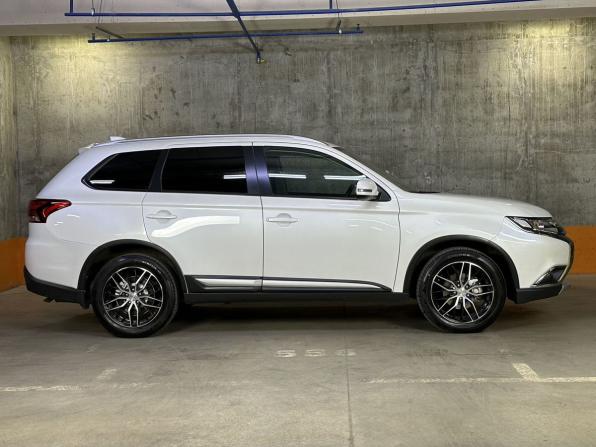 Mitsubishi Outlander III Рестайлинг 2 с пробегом 2017 года, цена 1 990 000 рублей, 117569 км, внедорожник, Автокод Объявления