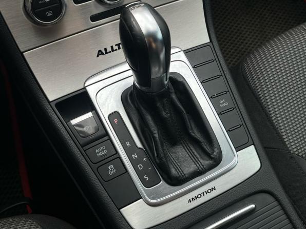 Volkswagen Passat B7 с пробегом 2012 года, цена 1 090 000 рублей, 245050 км, универсал, Автокод Объявления
