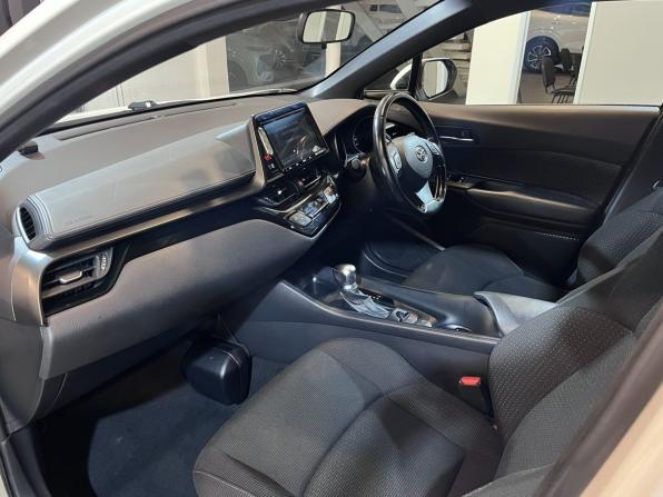 Toyota C-HR I с пробегом 2018 года, цена 2 213 000 рублей, 103028 км, внедорожник, Автокод Объявления