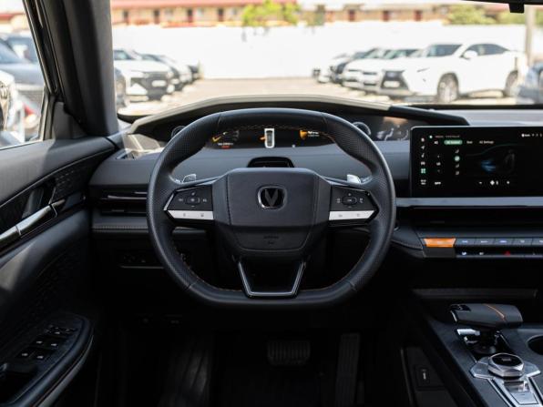 Changan UNI-V I с пробегом 2024 года, цена 2 199 000 рублей, 21914 км, лифтбек, Автокод Объявления