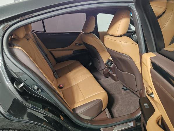 Lexus ES VII с пробегом 2020 года, цена 3 675 000 рублей, 131952 км, седан, Автокод Объявления