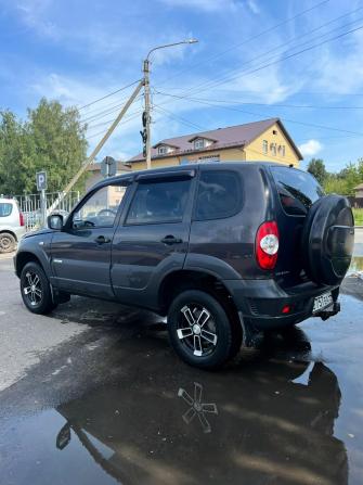 Chevrolet Niva I Рестайлинг с пробегом 2015 года, цена 650 000 рублей, 68000 км, внедорожник, Автокод Объявления