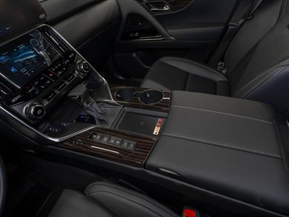 Lexus LX IV с пробегом 2025 года, цена 18 350 000 рублей, 5 км, внедорожник, Автокод Объявления