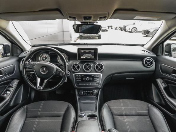 Mercedes-Benz A-Класс III (W176) Рестайлинг с пробегом 2015 года, цена 1 349 000 рублей, 209638 км, хэтчбек, Автокод Объявления
