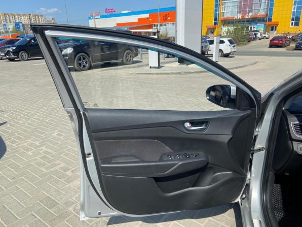 Hyundai Solaris II с пробегом 2017 года, цена 1 250 000 рублей, 168457 км, седан, Автокод Объявления