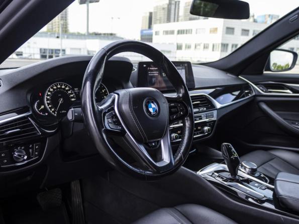 BMW 5 серии VII (G30/G31/G38) с пробегом 2017 года, цена 2 599 000 рублей, 156084 км, седан, Автокод Объявления