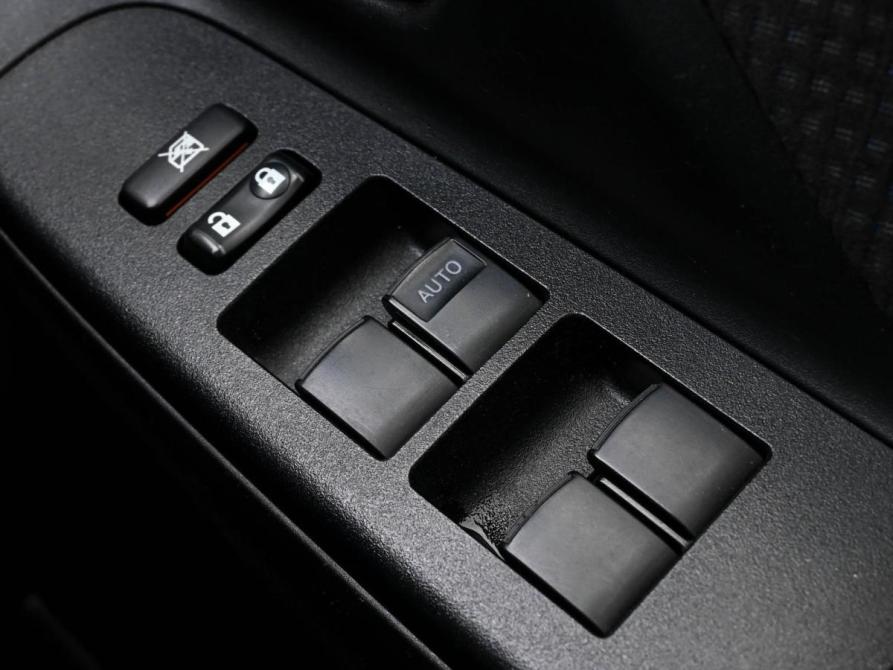 Toyota Vitz III (XP130) Рестайлинг 2 Волгоград  - изображение 19